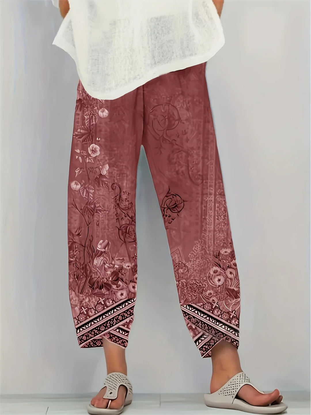 Kayden - Vintage Floral Capri Pants