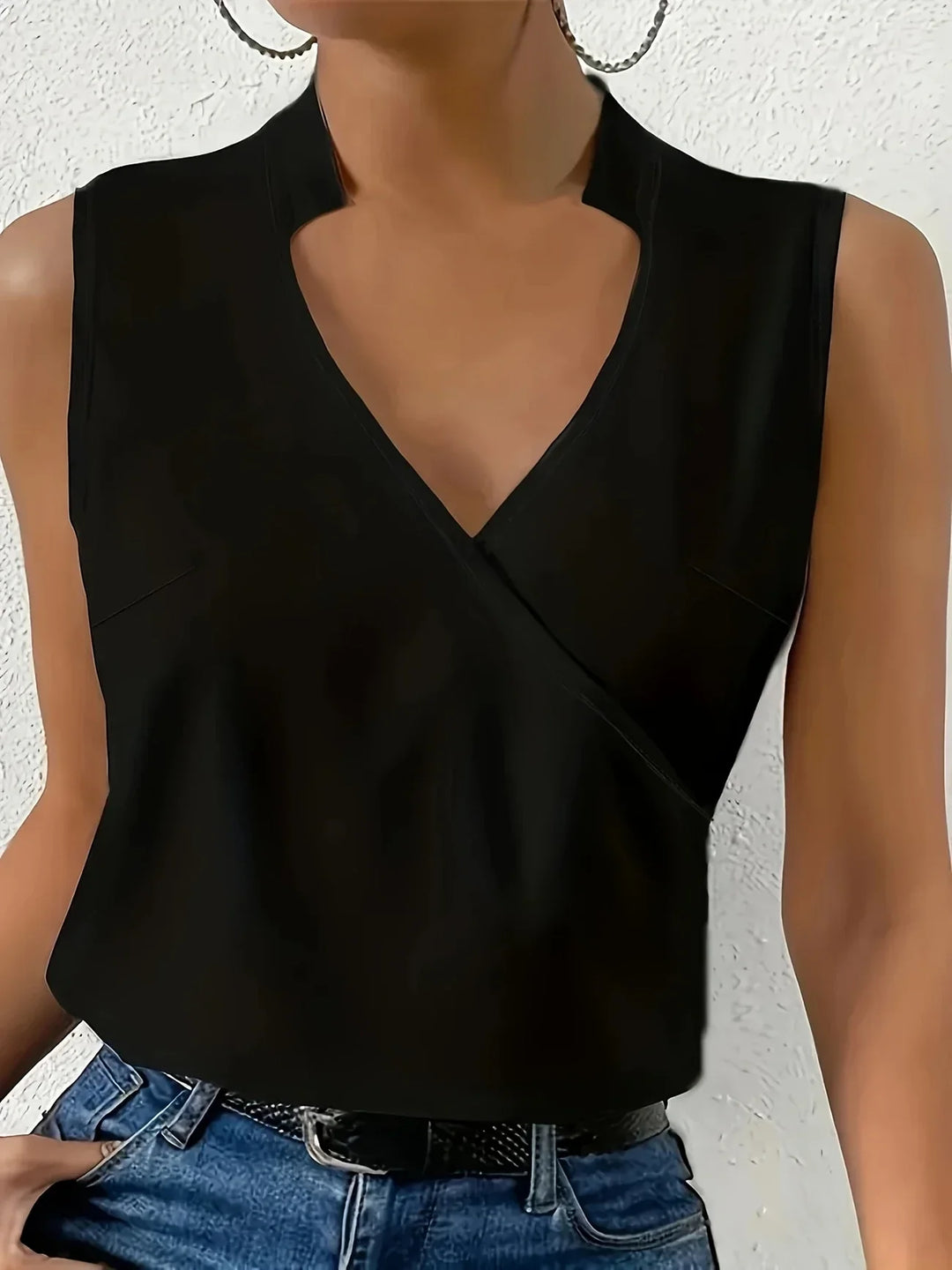 Cebulska - Elegant Sleeveless Surplice Blouse