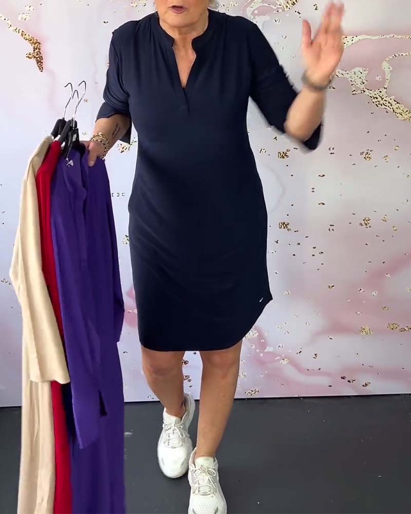 Kelsea - Midi Dress with V-Neck