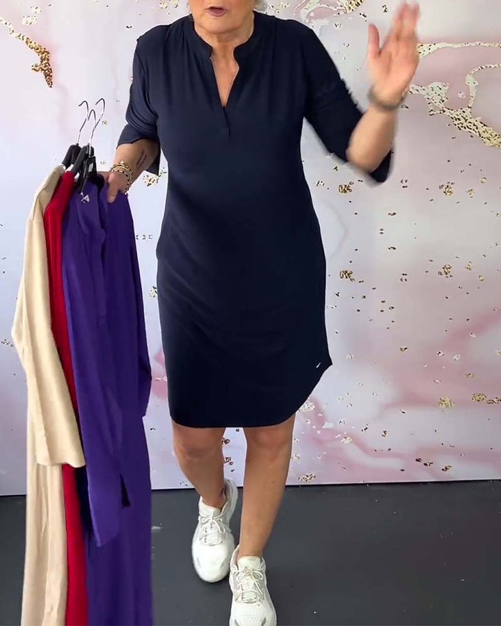 Kelsea - Midi Dress with V-Neck