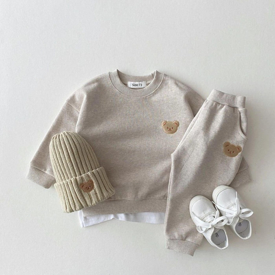 Naiara - Stylish Bear Print Clothes Set