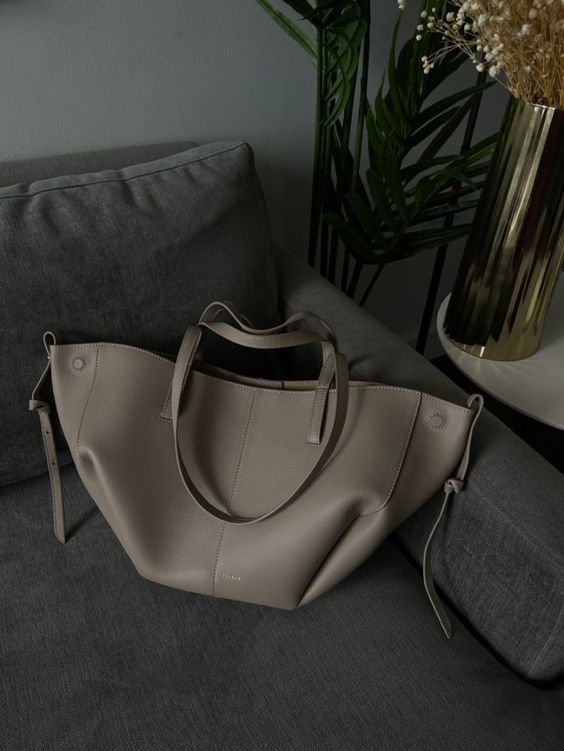 Aderina - Large Capacity Tote Bag